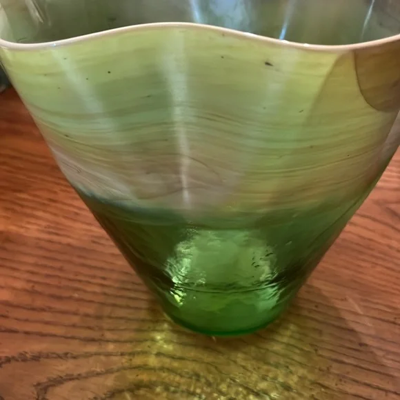 Murano ribbon glass vase‎